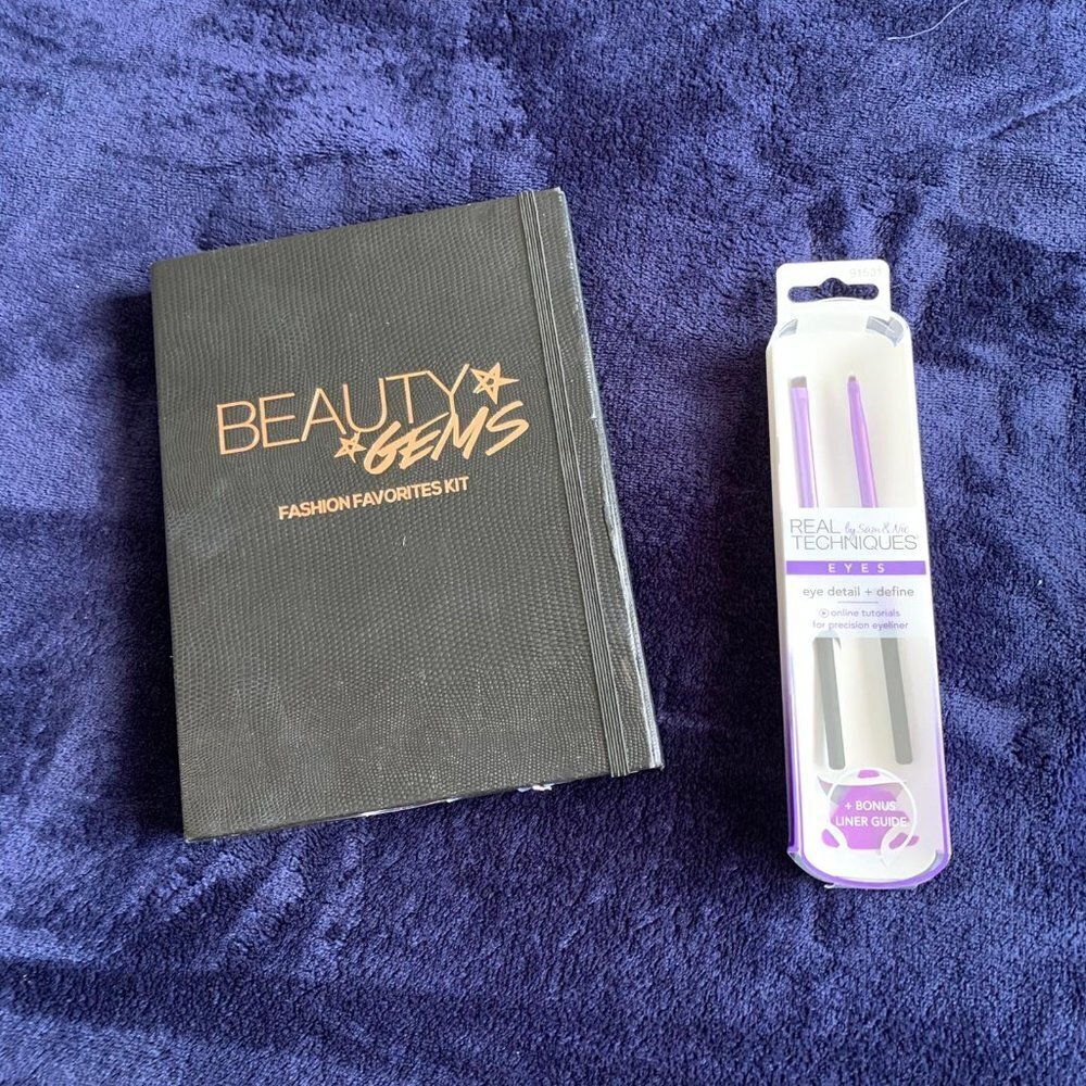 Beauty Gems Fashion Favorites Eyeshadow Pallete